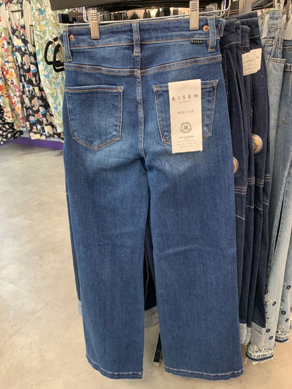 Risen wide leg  jean with snap to adjust waist - Picture 2 of 3